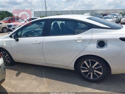 نيسان فيرسا